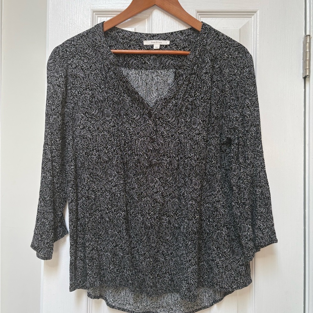 Fun 2 Fun Black and White Relaxed Blouse with 3/4 Sleeves